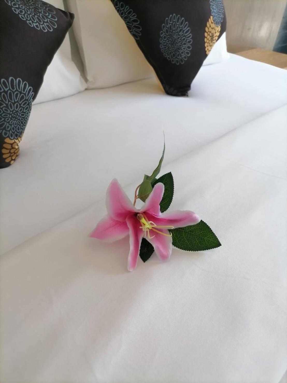Nj Patong Hotel Екстериор снимка